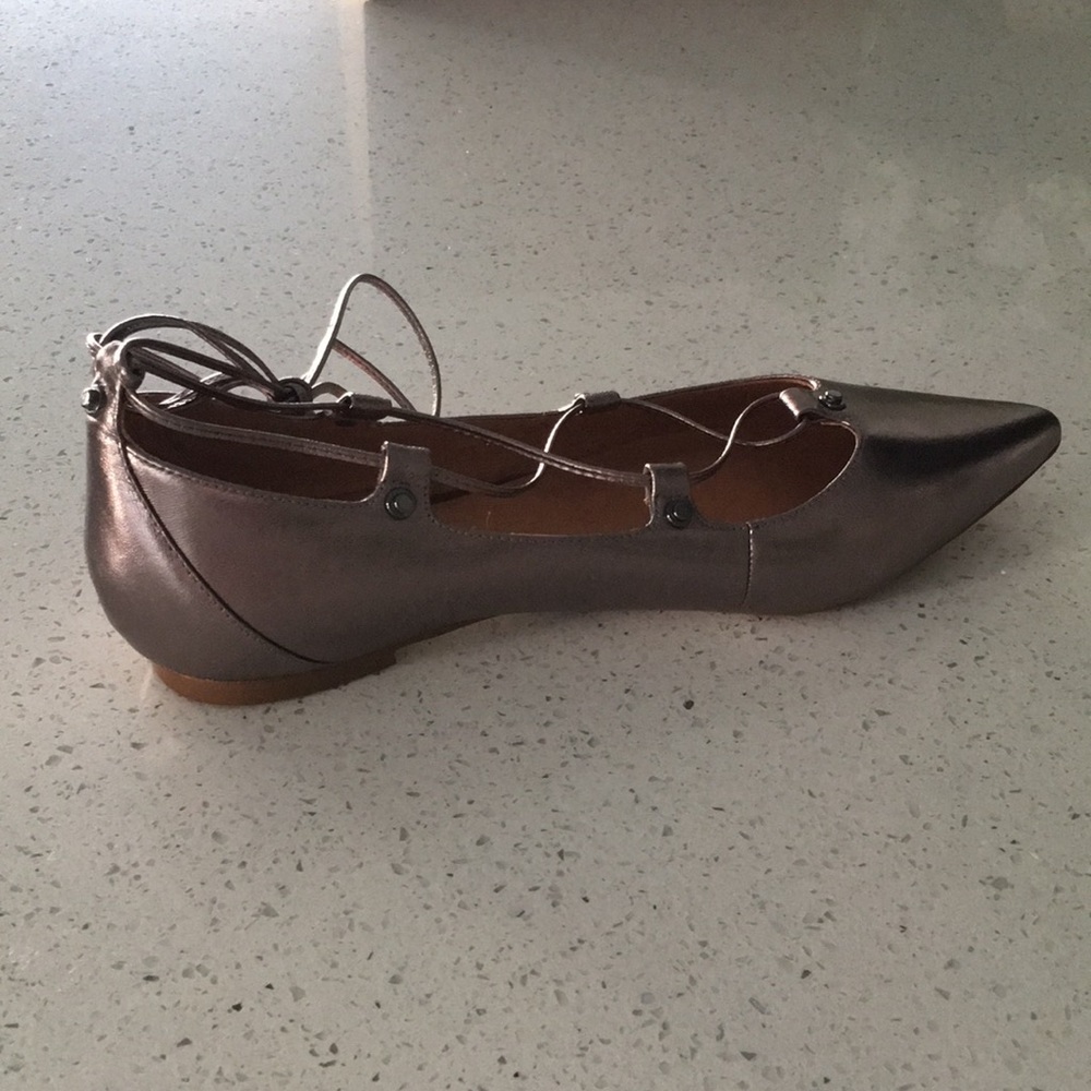 Nordstrom’s HALOGEN Owen flat NIB